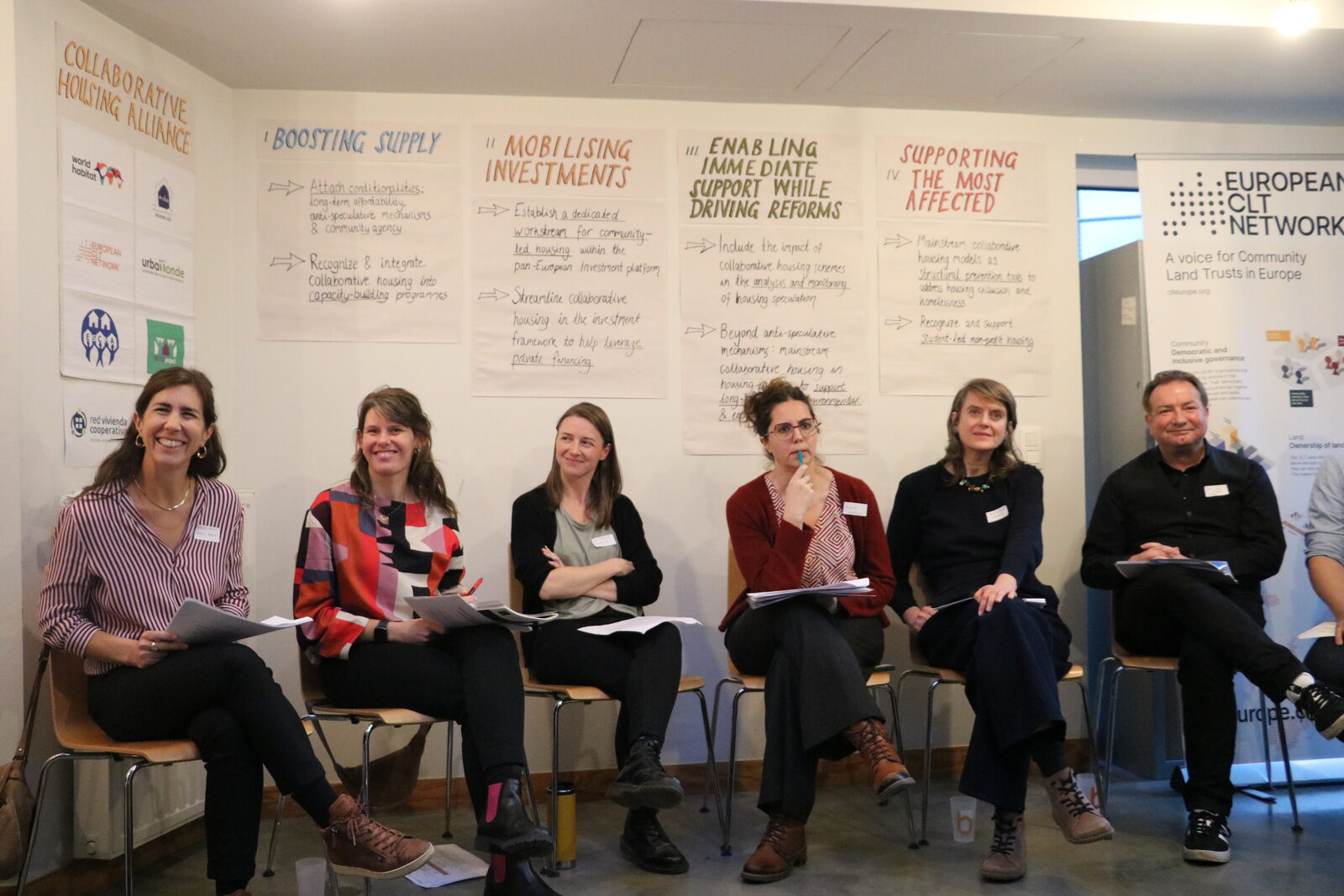 Panel speakers in front of the four EAHP pillars